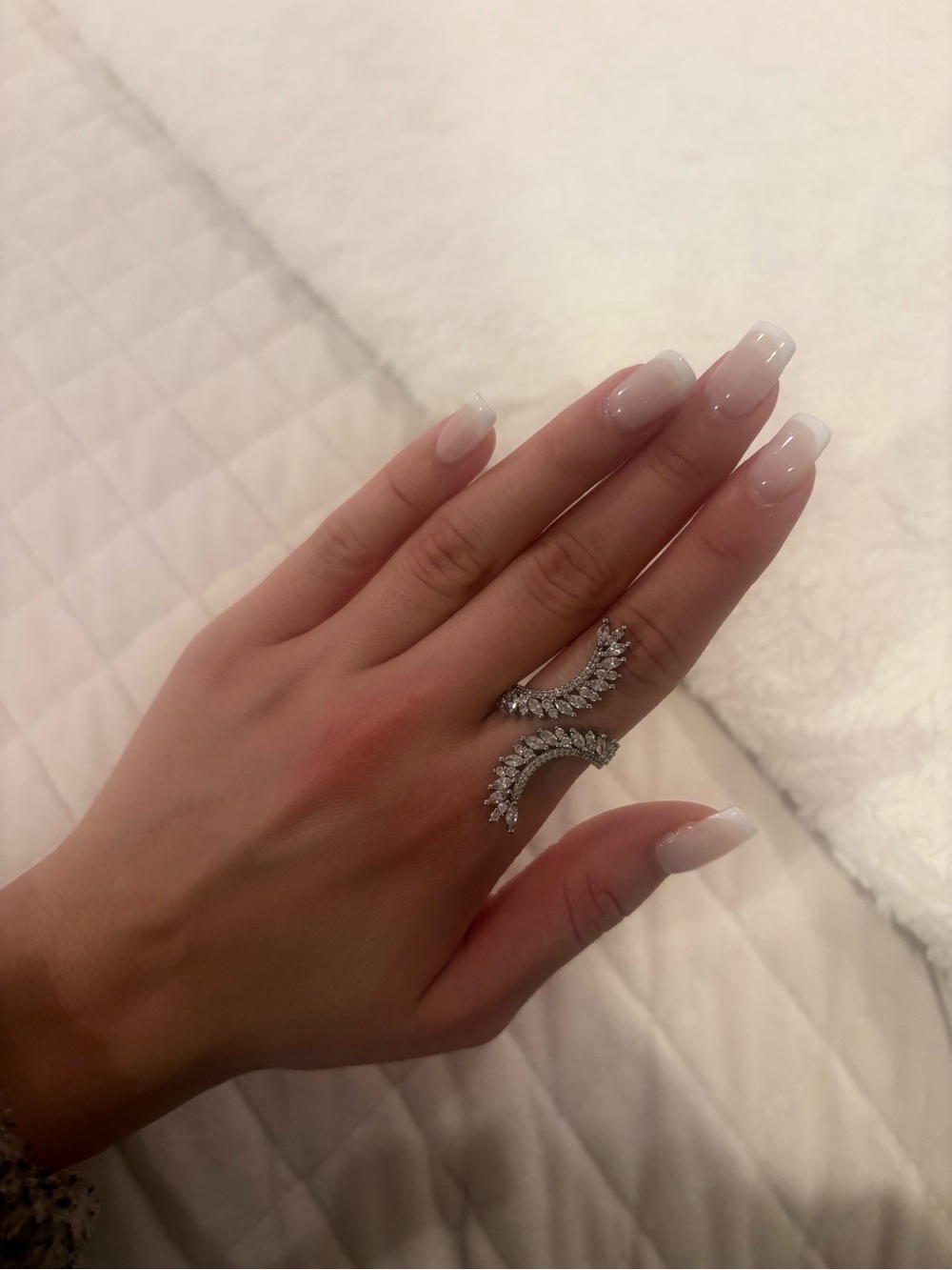 Diamond-Curve Silver Statement Ring - Elegant Crystal Leaf Design